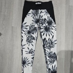 Betsey Johnson Black and White Leaf Pattern Leggings